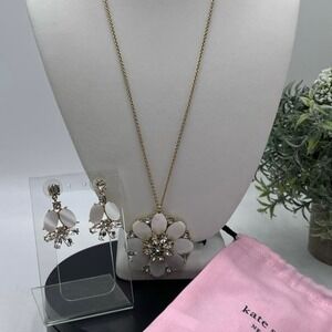 Kate Spade Bungalow Bouquet Cluster Mother Of Pearl Earrings Necklace Set